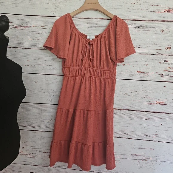 Gilli Dress - Picture 12 of 17